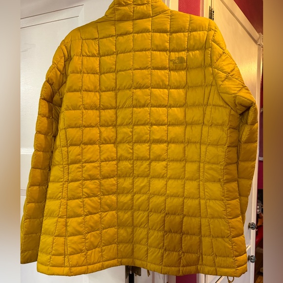 Yellow Puffer Jacket NEW - Picture 9 of 12